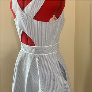 Savannah Seersucker dress in Boat Blue with Pockets by Southern Tide size 12
